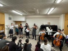 �~�j�R���T�[�g���y��̌����J�Â��܂���